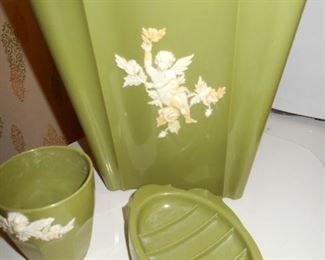 Vintage bathroom set
