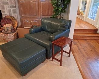 OVERSIZED CHAIR WITH OTTOMAN