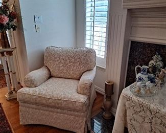 SCULPTURED WHITE/BEIGE ARMCHAIR