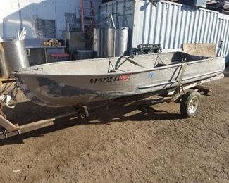 aluminum boat 14ft  -   $700