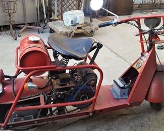 CUSHMAN Scooter 1950s - $2800