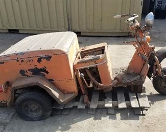 CUSHMAN Truckster 1940s Scooter with Cargo Trunk - $900