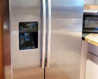 Nice Amana Stainless steel refrigerator