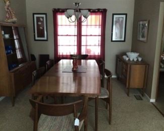 Beautiful mid-century Stanley dining room set. Sold as a set or individually. 