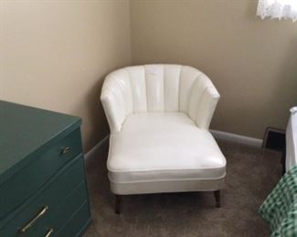 Beautiful and unique white leather chaise! Mint condition. 