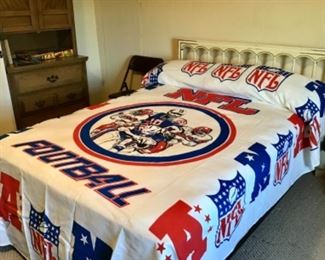 Vintage NFL Bedspread , Full size bed with like new mattress