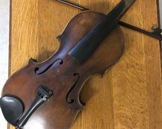 Student size violin with bow