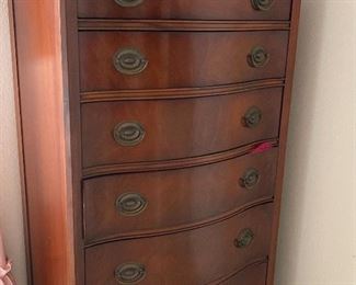 DREXEL 6 drawer chest. It’s stunning!!!