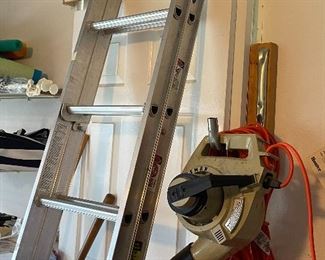 Ladder Werner aluminum 16 footer. Looks new!! Come on guys marked it down. $50 bucks takes it.