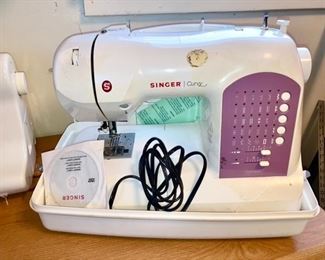 Singer Curvy sewing machine