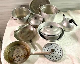 21.	Lot 11 piece vintage cookware (bucket, whistle teapot etc) $50 NOW $25
