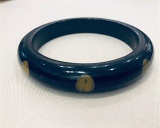 Schulz polka dot bangle black and spinach bakelite