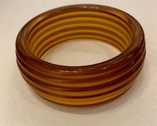 Apple juice ribbed wide bangle