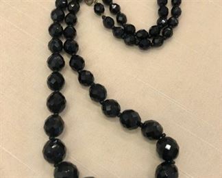 black cut graduated necklace