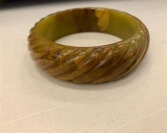 Ribbed bakelite bracelet end of day? marbelized