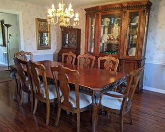 Pulaski Furniture dining room set