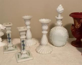 Assorted Decorative Pieces