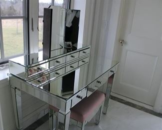 side view of the mirrored vanity and bench $1,200 PLEASE MAKE A REASONABLE OFFER. THIS IS GORGEOUS IN PERSON AND IN PERFECT CONDITION! 