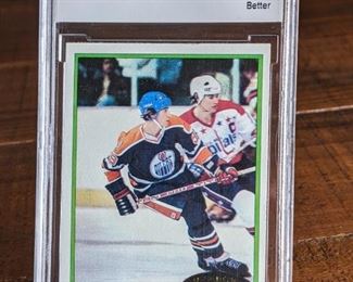 1980 - 1981 Topps Wayne Gretzky 2nd Year Card; Beckett 9
