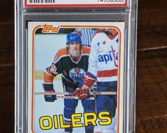 1981 - 1982 Topps Wayne Gretzky 3rd Year Card; PSA 8
