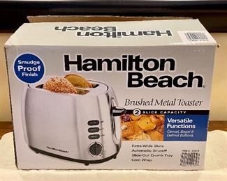 Item 489:  Hamilton Beach Toaster (NIB): $16
