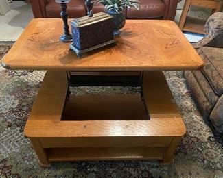 Coffee table with lifting top!! Better than a TV tray!! 