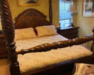 Beautiful Queen bed 