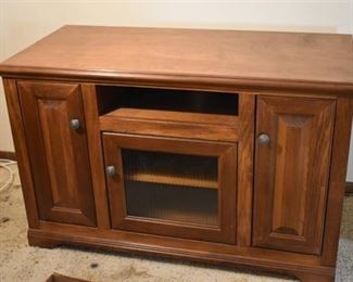 Wooden TV Entertainment Stand