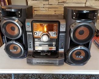Nice Sony Boombox Stereo System 5 Disc Changer | Model LBT-ZX 6