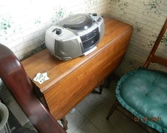 drop leaf table/stereo