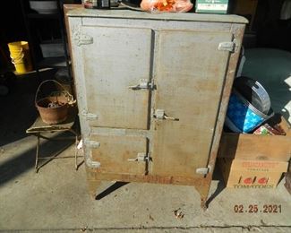 vintage icebox