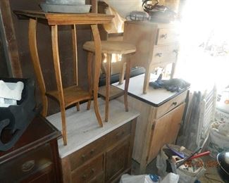cabinets/pedestal tables