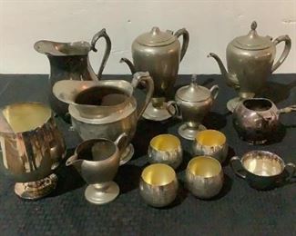 Located in: Chattanooga, TN
MFG Assorted
Silver Plated Serving Containers
(2) Teapots
(5) Pitchers
(5) Cups
(1) Chalice
**Sold as is Where is**
SKU: L-3-D