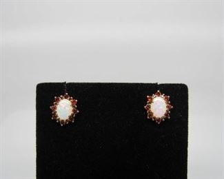 Stone: Opal & Garnet
Type: Earrings
Weight (ct): 2.21 ct
Metal: Gold Plated Over SS
Located in: Chattanooga, TN
Oval Cut
Sterling Silver
KWJ4-13