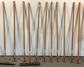 Located in: Chattanooga, TN
MFG Razorback
Concrete Rakes w/ Rebar Hook
Size (WDH) 20" X 4 1/4"
*Hardware Included*
*Bin Not Included*
*Sold As Is Where Is*

SKU: F-6-E