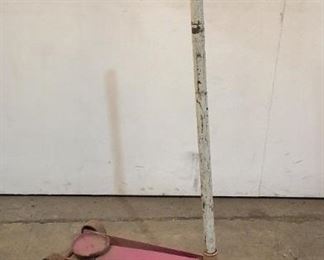 Located in: Chattanooga, TN
2-1/4 Ton Hydraulic Floor Jack
*Sold As Is Where Is*

SKU: K-7-A