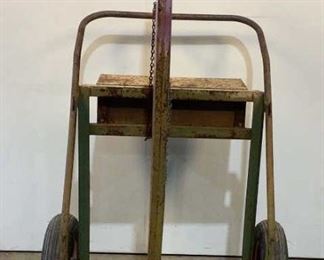 Located in: Chattanooga, TN
Welding Dual Cylinder Dolly
Overall - 29"W X 25"D X 61 3/4"H
(1)14 1/4"W X 12"D
(1) 10 1/4"W X 12"D
*Sold As Is Where Is*