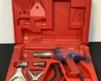 Located in: Chattanooga, TN
MFG Milwaukee
Dual Temperature Heat Gun
570 / 1000 Degrees
*Includes Case & Attachments*
*Sold As Is Where Is*

SKU: T-8-B
Tested - Works