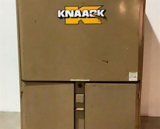 Located in: Chattanooga, TN
MFG Knaack
Job Site Cabinet
Size (WDH) 60"W x 45"D x 82-1/2"H
**Sold as is Where is**