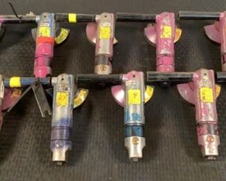 11 Image(s)
Located in: Chattanooga, TN
MFG Universal Tool
4" Pneumatic Angle Grinder
4"
*Sold As Is Where Is*

SKU: M-7-A
Unable to Test