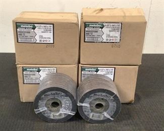 Located in: Chattanooga, TN
MFG Metabo
Boxes Of Grinding Disc's
Size (WDH) 4-1/2"x.040"x7/8"
Qty 100 Per Box
**Sold as is Where is**

SKU: N-2-C