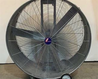 Located in: Chattanooga, TN
MFG Venco
Power (V-A-W-P) 115V, 60Hz, 8.9A, 560W
50" Barrel Fan
Info Tag Is Illegible
*Sold As Is Where Is*
Tested- Works