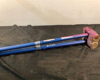 Located in: Chattanooga, TN
MFG Jackson
8 lb Sledge Hammers
**Sold As is Where Is**

SKU: I-2-B