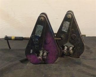 Located in: Chattanooga, TN
MFG CM
5 Ton Beam Clamp
**Sold As Is Where Is**

SKU: S-6-A