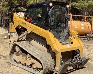 Located in: Ringgold, Georgia
Yr 2019
MFG Caterpillar
Model 259D
Skid Steer
PIN - CAT0259DEFTL24029
Hours - 437
Motor Spec-
MFR - Caterpillar
Model - C3.3B-CR-T-EF04
3.3L
Diesel
15-3/4" Wide Tracks
Back Up Camera
**Sold as is Where is**
Runs and Operates