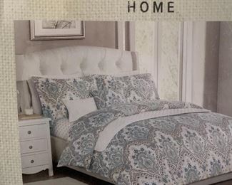 Queen Comforter Set