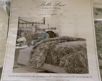 Queen Comforter Set