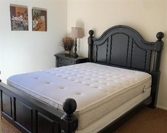 Like New Mattress/Box Spring