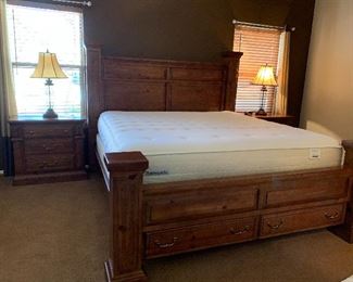 King Bedroom Set, Like New Posturepedic Mattress/Box Spring, Lighting