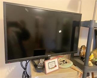Upstar 32in TV